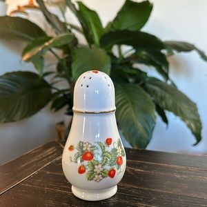 5/$25 Vintage porcelain strawberry sugar shaker